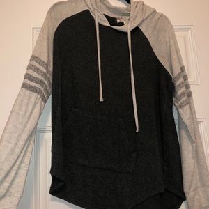 Women’s light weight sweatshirt
